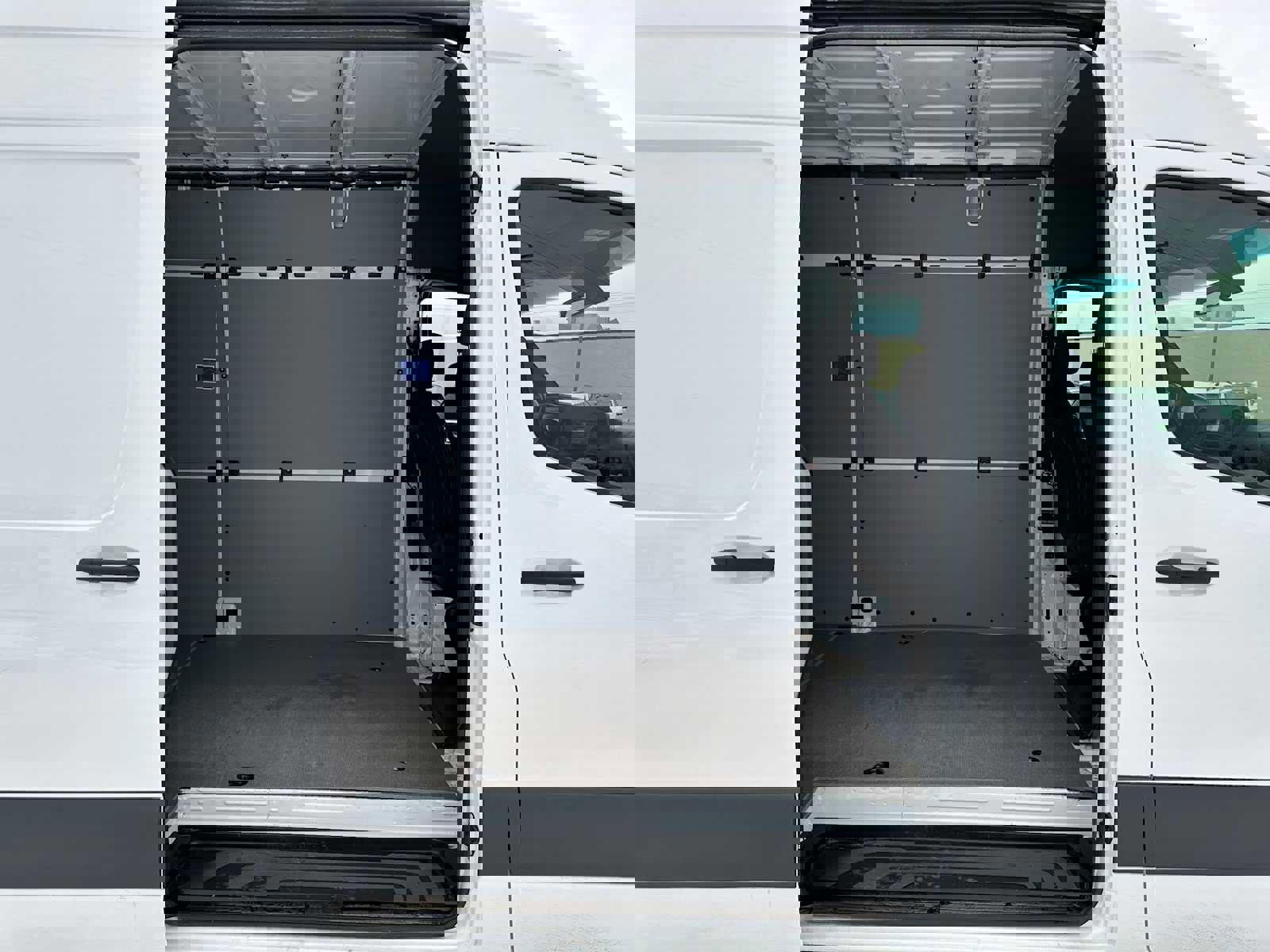Used 2023 Mercedes-Benz Sprinter 2500 image 12