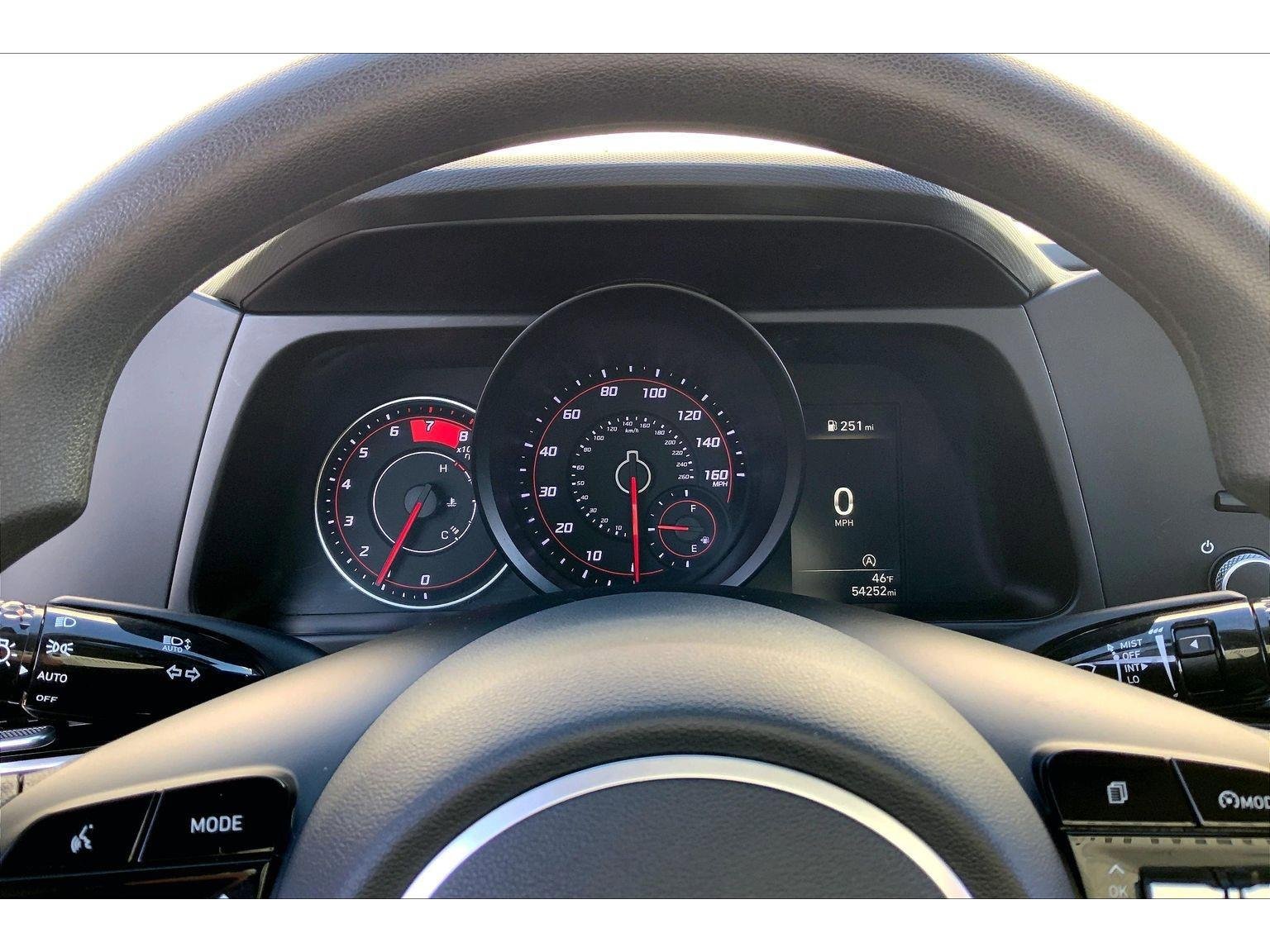 Used 2022 Hyundai Elantra SE w/ Cargo Package image 17