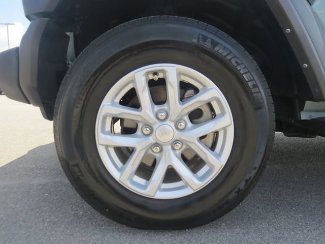 Used 2023 Jeep Wrangler Unlimited Sport AWD/4WD image 9