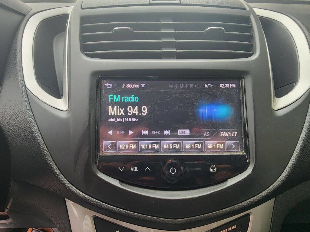 Used 2016 Chevrolet Trax LT w/ LT Convenience Package image 16