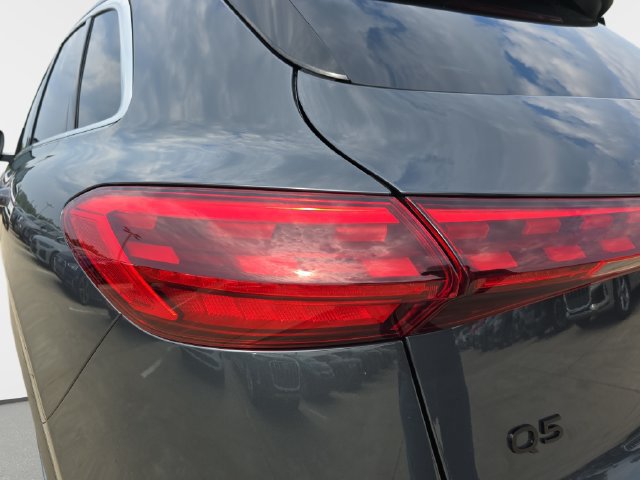 Certified 2025 Audi Q5 Premium w/ Convenience Package AWD/4WD image 37