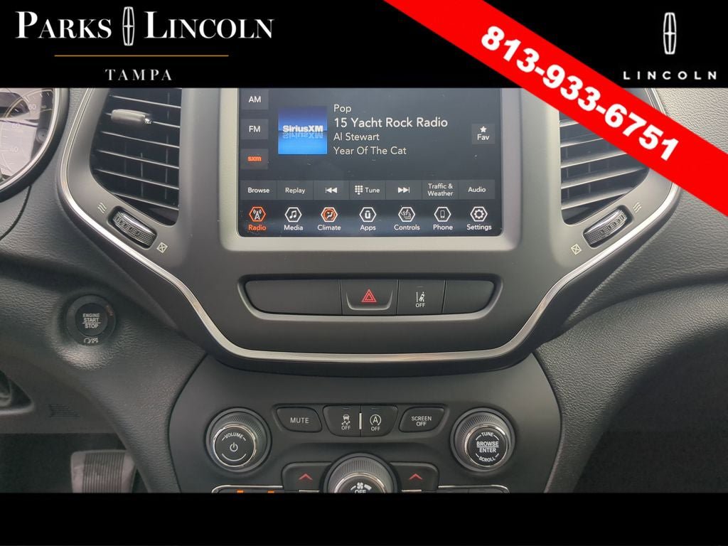 Used 2022 Jeep Cherokee Latitude Lux w/ Sun & Sound Group AWD/4WD image 21