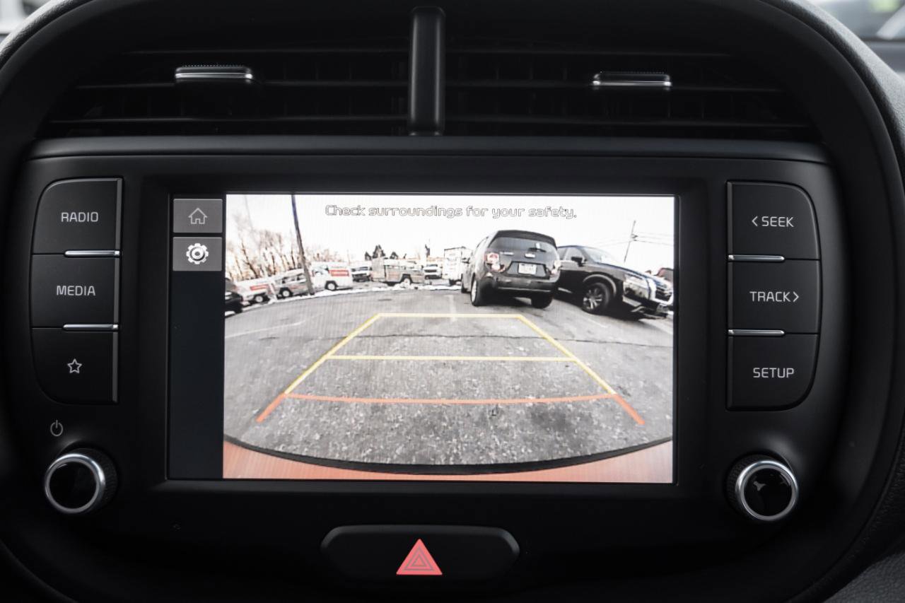 Used 2024 Kia Soul LX w/ Option Group 015 FWD image 30