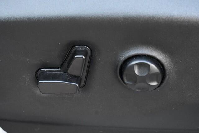 Used 2024 Chrysler Pacifica Touring-L FWD image 26