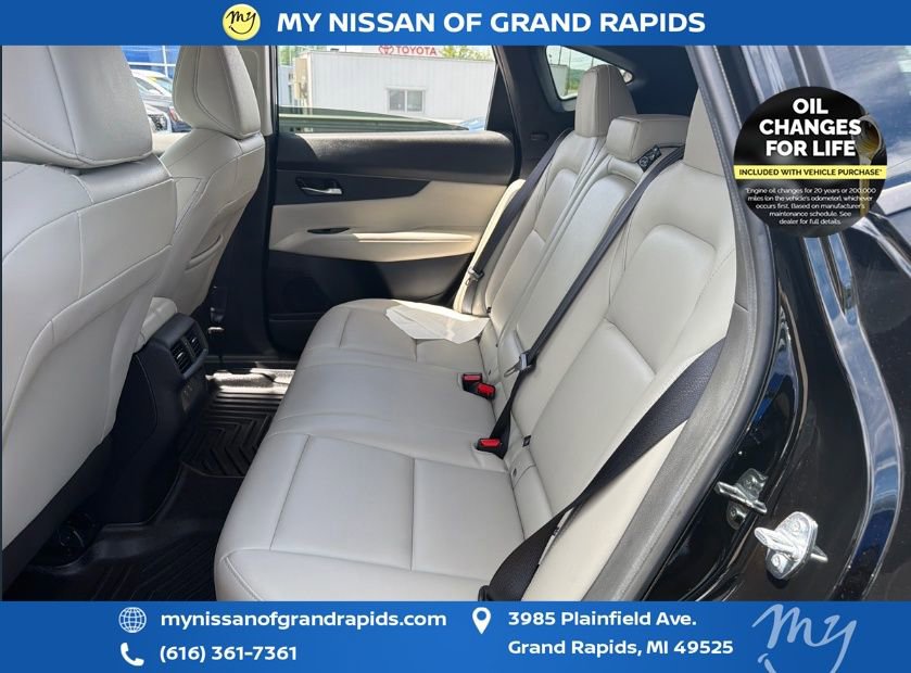Used 2025 Nissan Murano SV AWD/4WD image 10