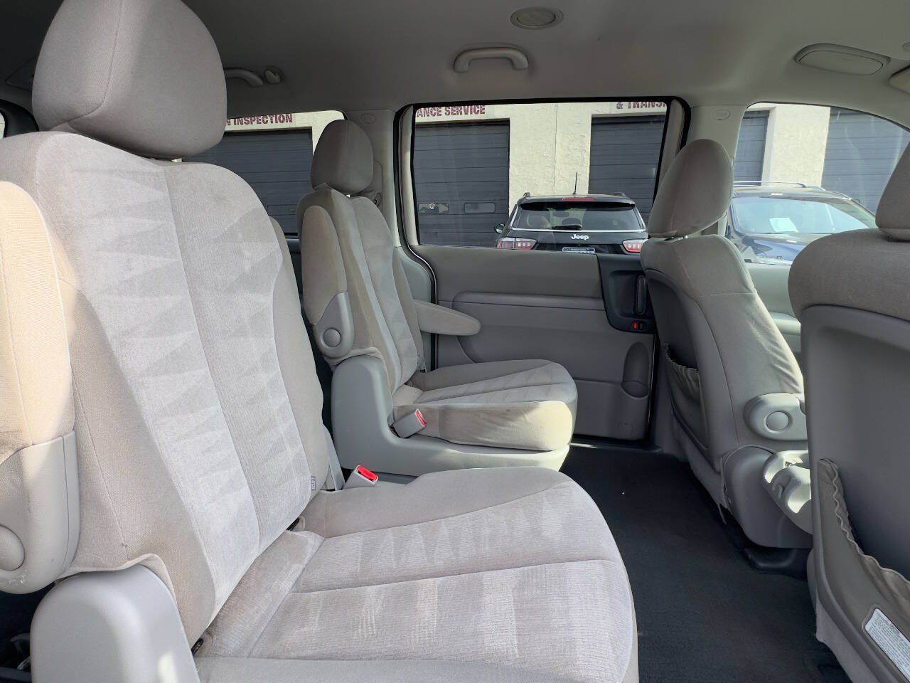 Used 2012 Kia Sedona LX w/ PWR Pkg FWD image 12