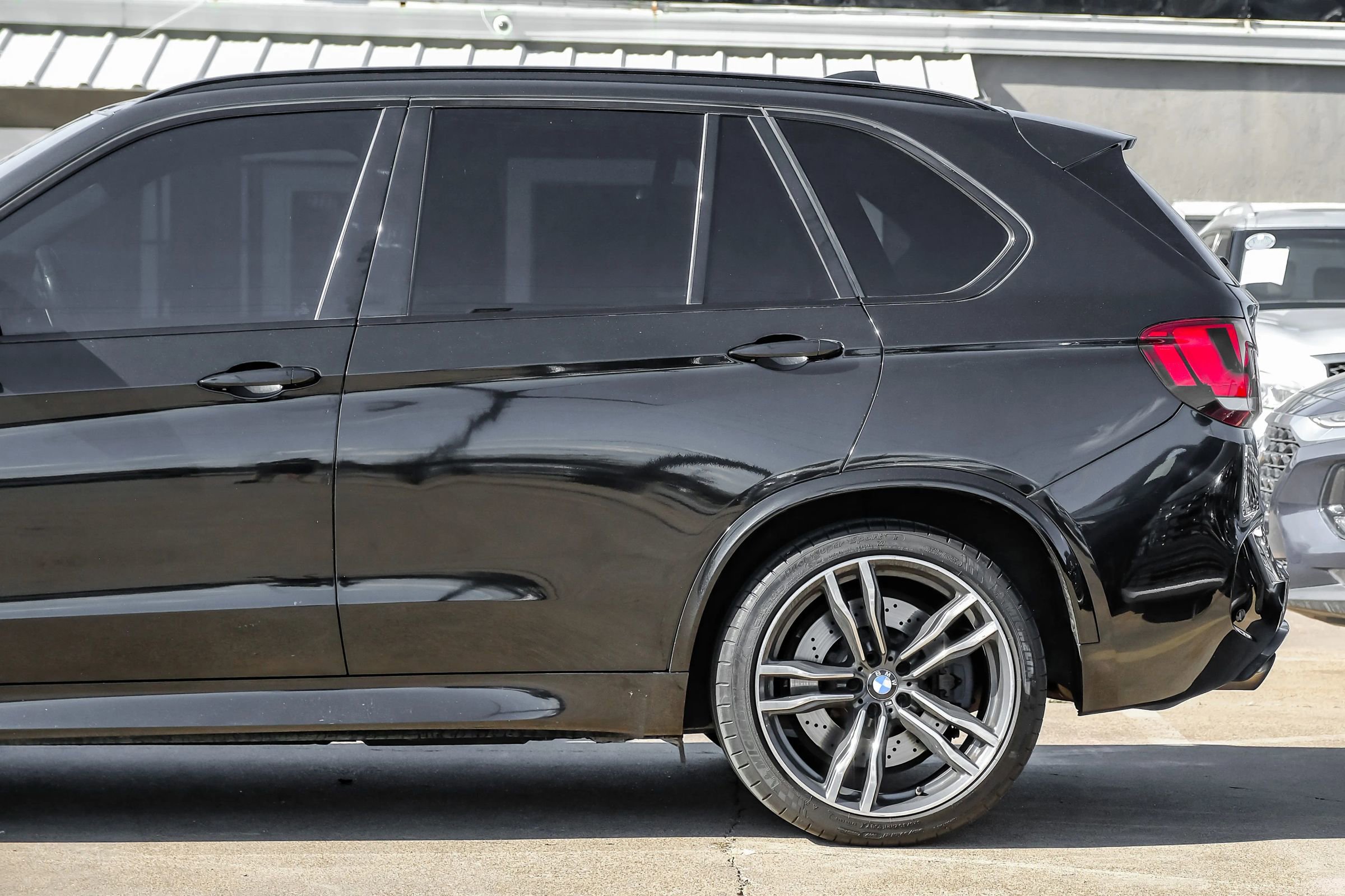 Used 2016 BMW X5 M image 18