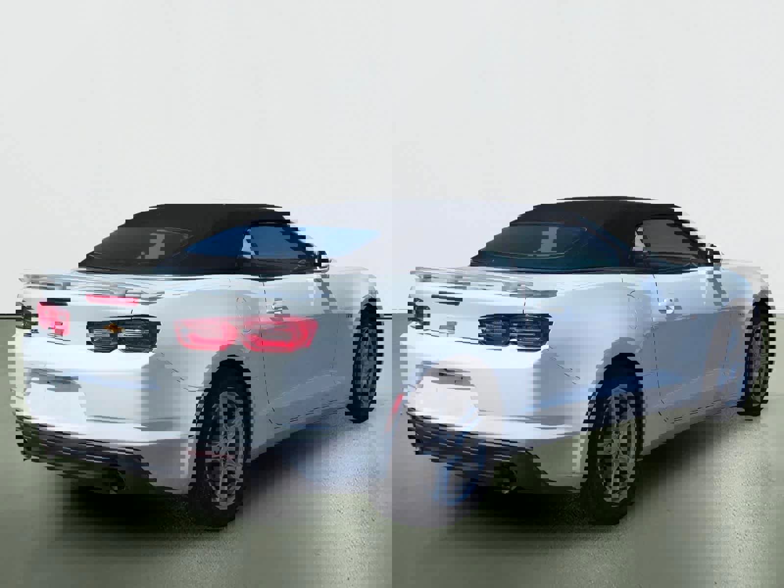 Used 2023 Chevrolet Camaro LT RWD image 7