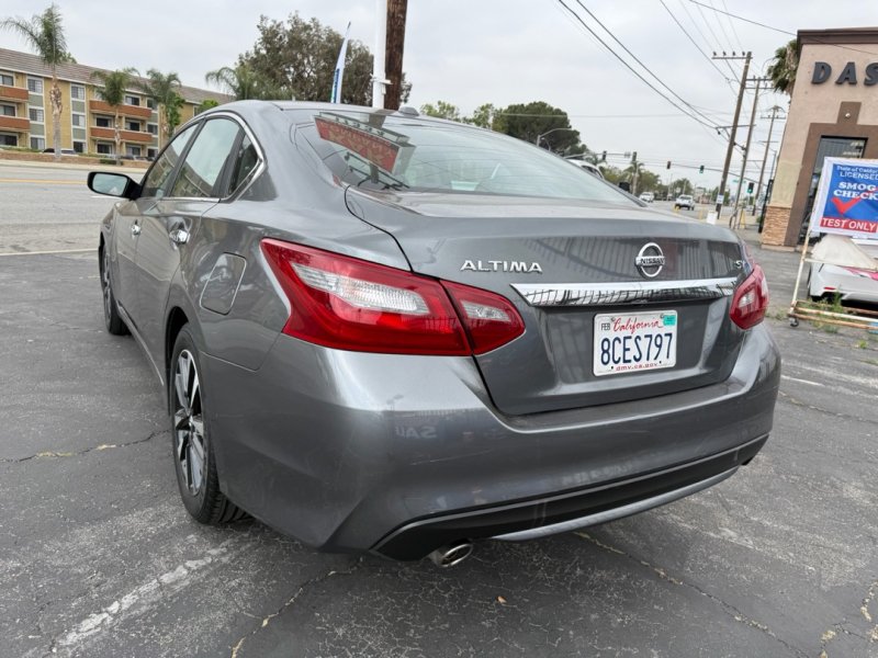 Used 2018 Nissan Altima 2.5 SV FWD image 8
