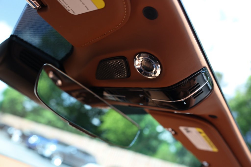 Used 2024 Aston Martin DB12 Convertible image 10