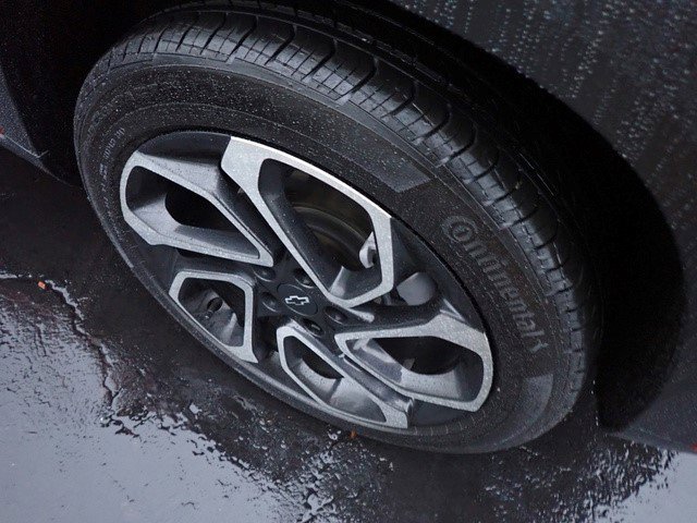 Certified 2024 Chevrolet Trax RS w/ Driver Confidence Package image 11