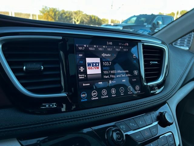 Used 2020 Chrysler Pacifica Limited w/ Tire & Wheel Group image 21