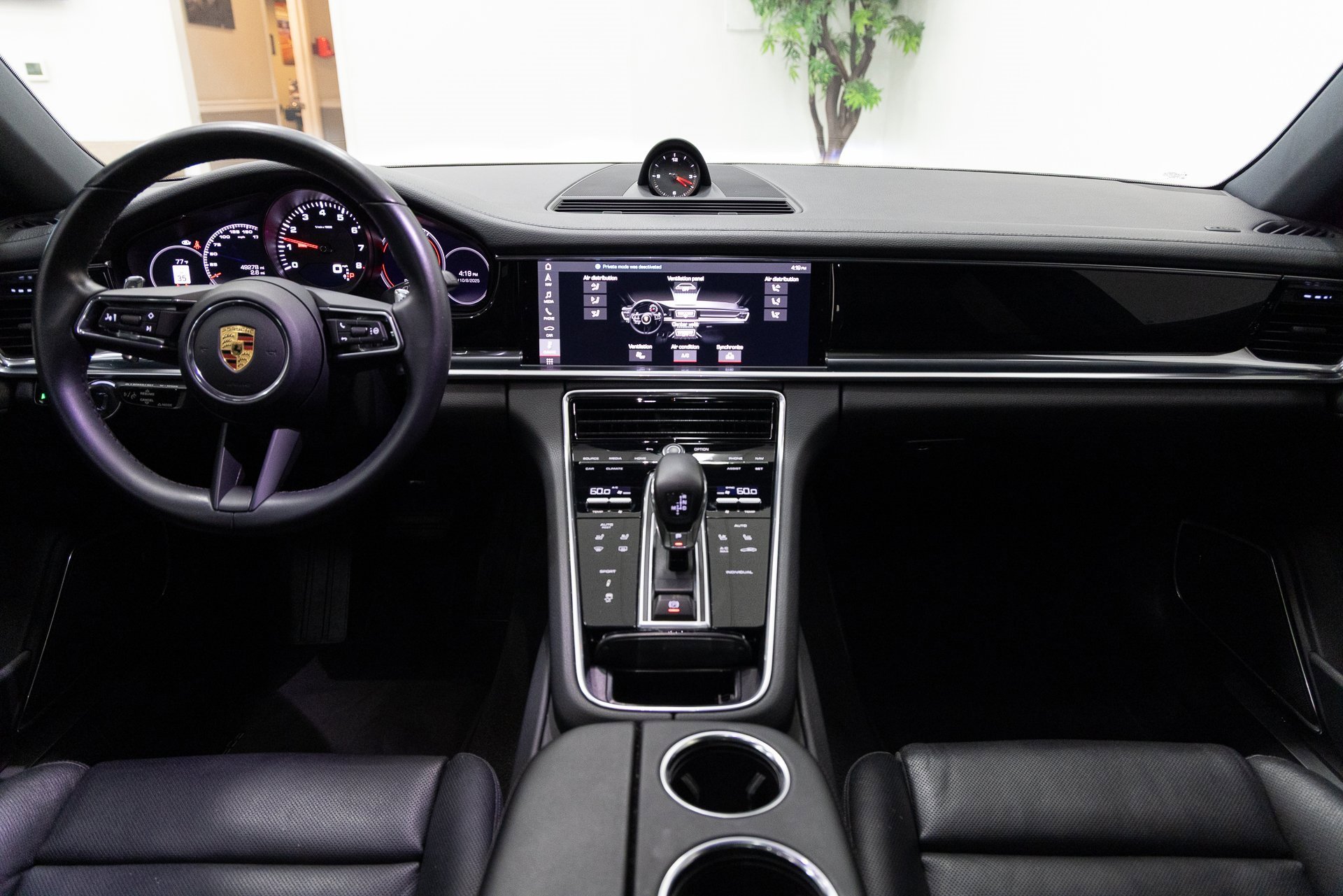 Used 2021 Porsche Panamera image 5