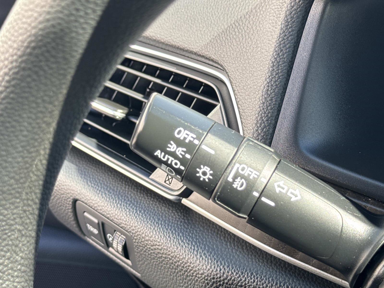 Used 2019 Honda Accord EX image 9