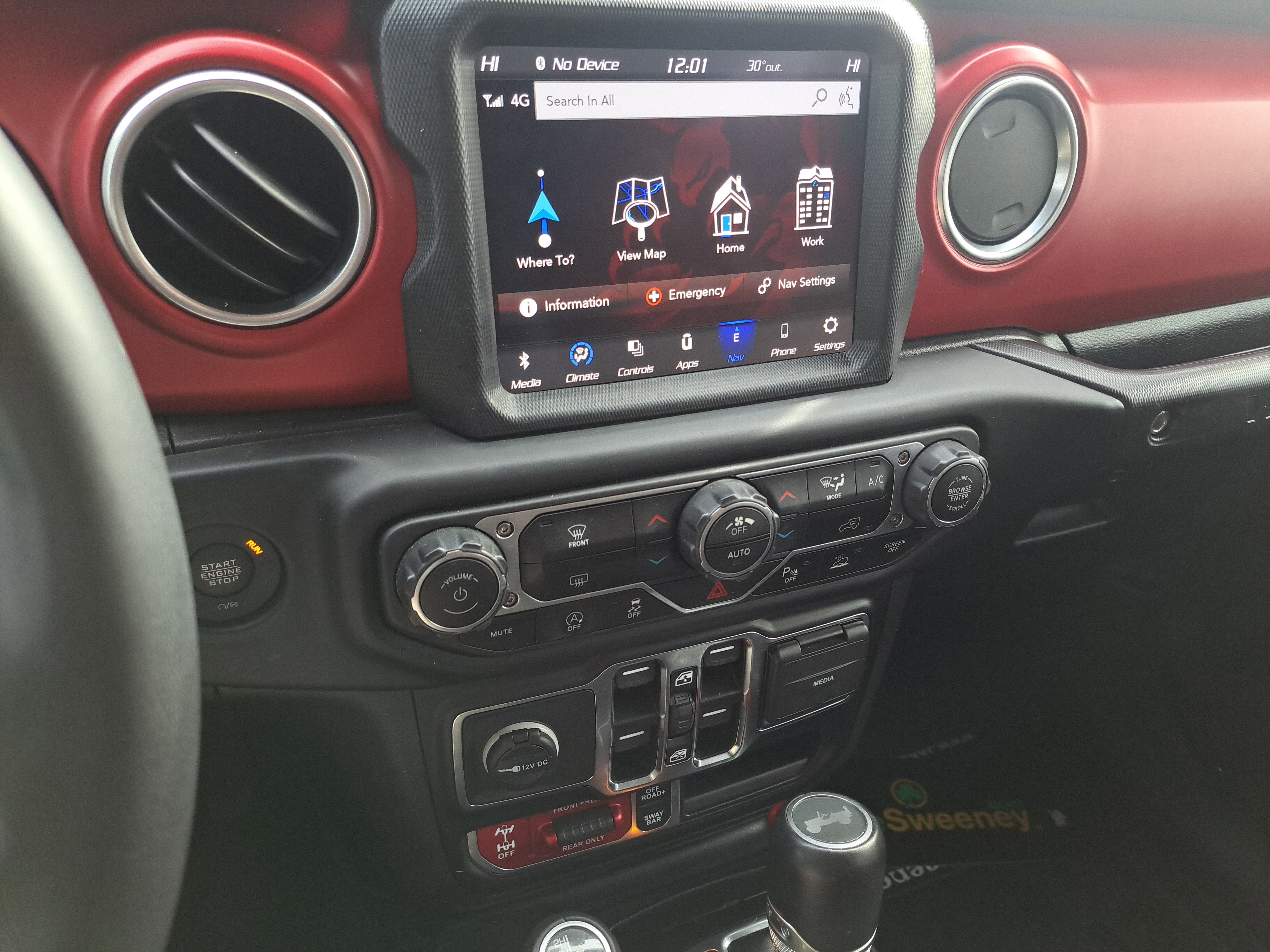 Used 2023 Jeep Wrangler Unlimited Rubicon w/ Steel Bumper Group image 17