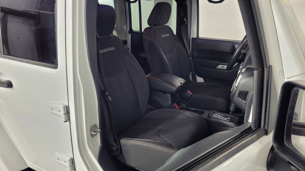 Used 2018 Jeep Wrangler Unlimited Sahara image 29