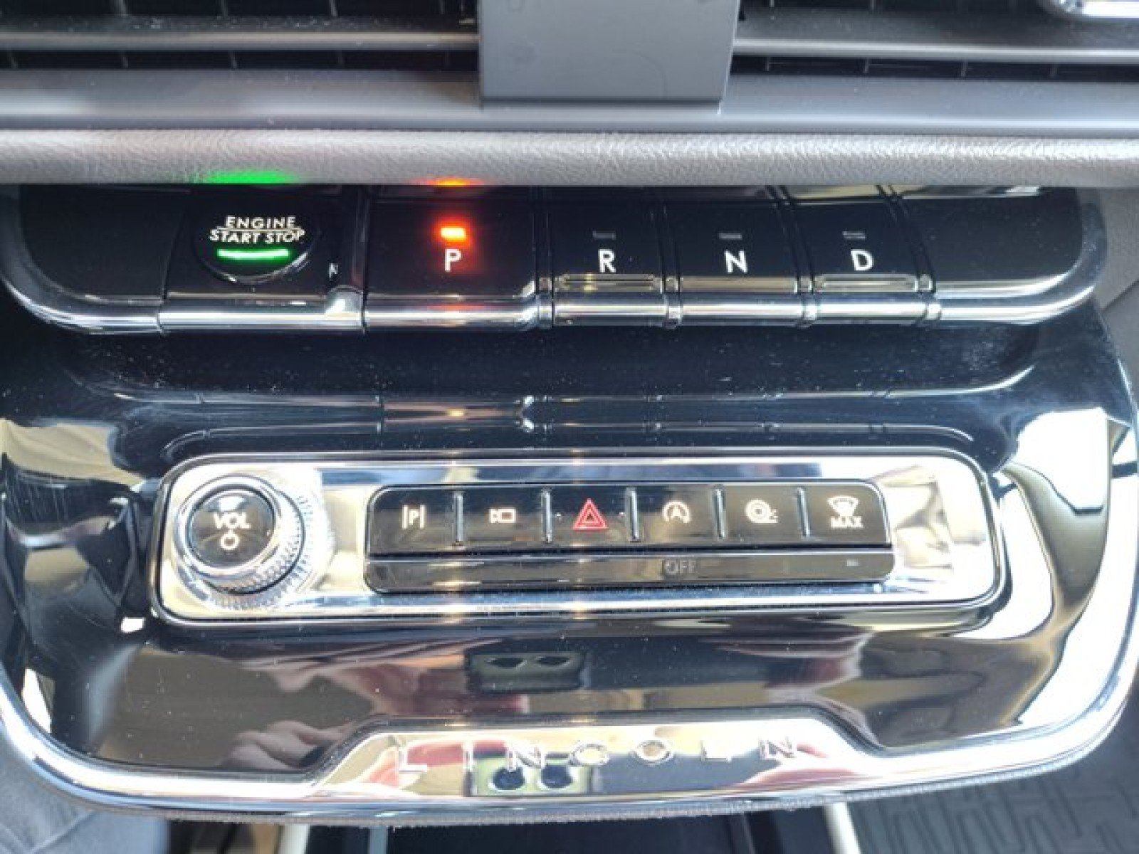 Used 2023 Lincoln Corsair Reserve w/ Rear Removable Package Tray AWD/4WD image 25