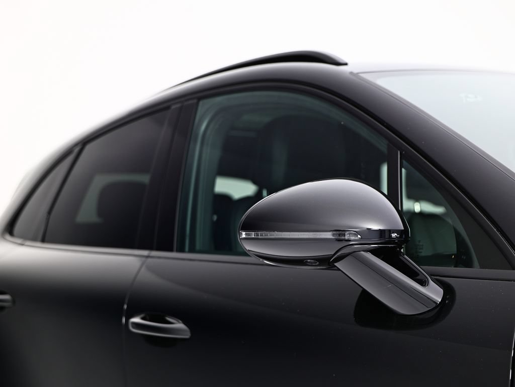 New 2026 Porsche Macan AWD/4WD image 16