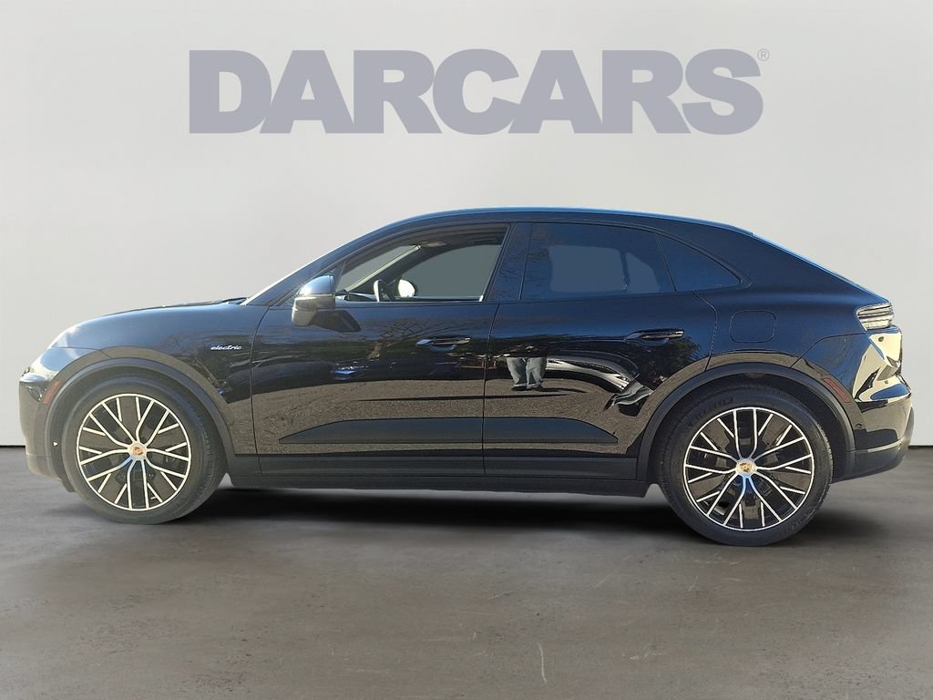 Used 2024 Porsche Macan 4 Electric AWD/4WD image 4