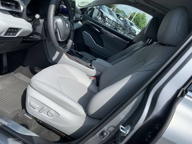Certified 2026 Toyota Highlander Platinum AWD/4WD image 18