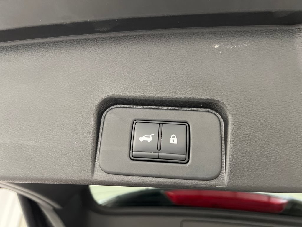 Used 2024 Nissan Rogue SV AWD/4WD image 38