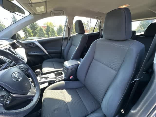 Used 2017 Toyota RAV4 LE AWD/4WD image 13