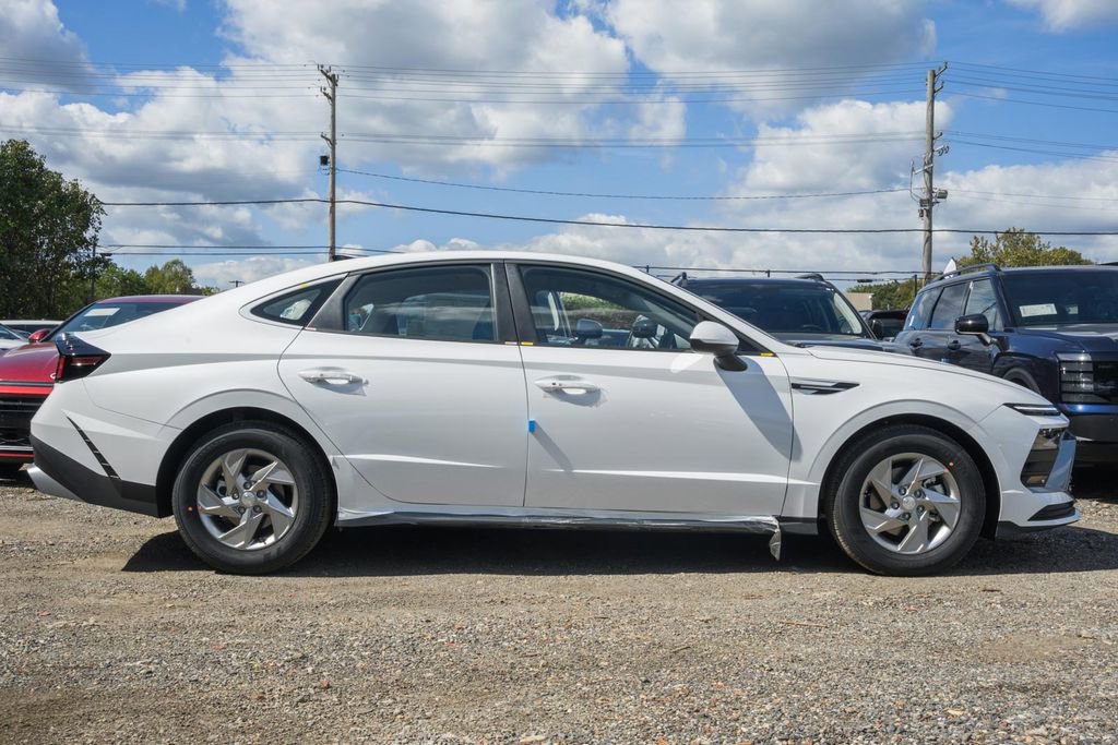 New 2026 Hyundai Sonata SE FWD image 3