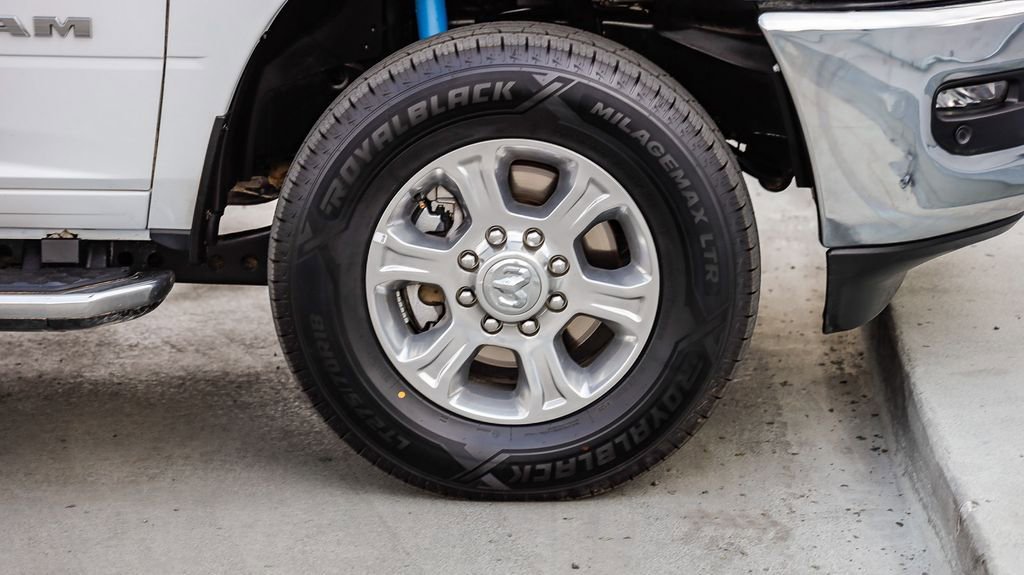 Used 2025 RAM 2500 Big Horn AWD/4WD image 11
