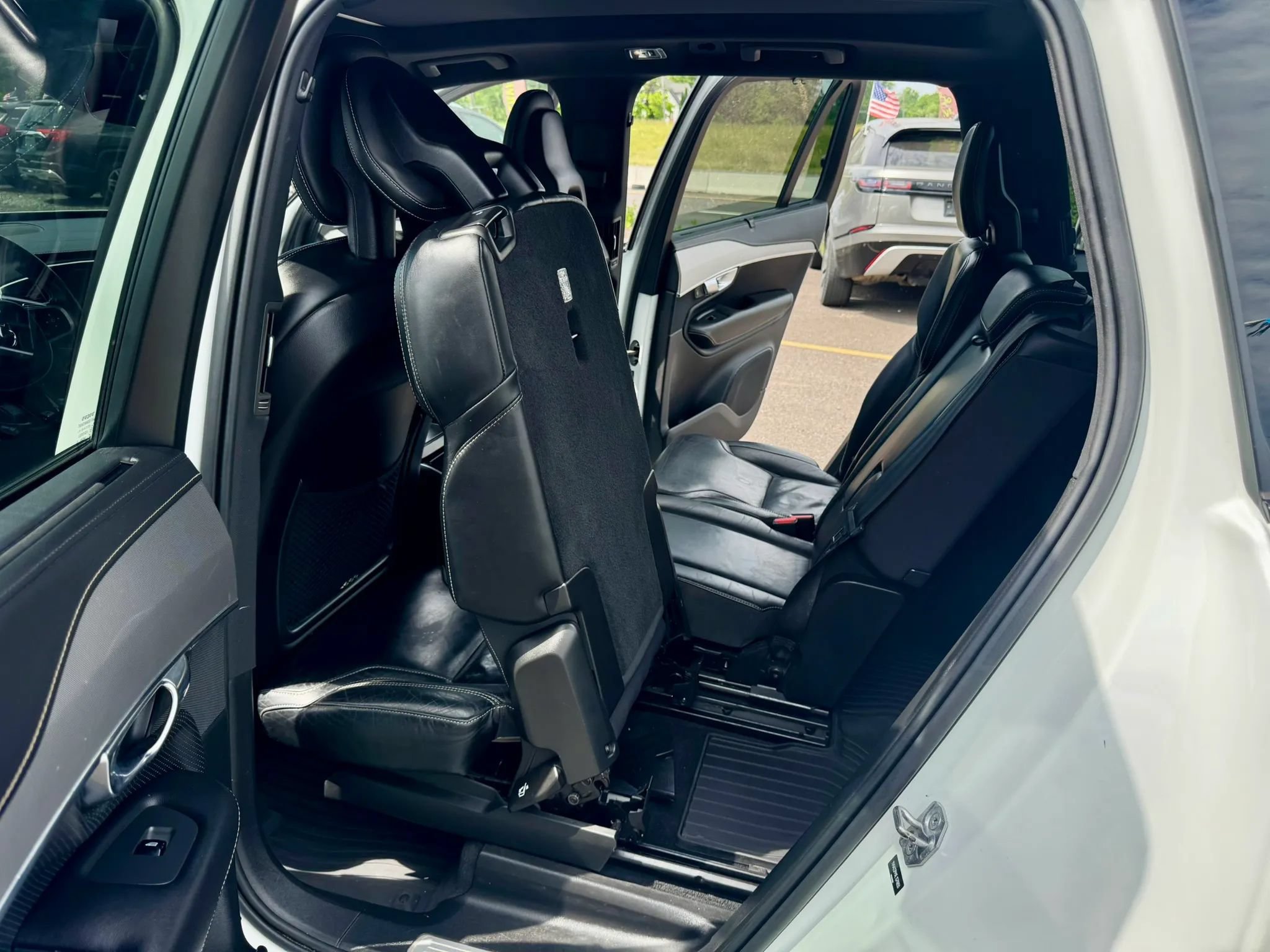 Used 2020 Volvo XC90 T6 R-Design w/ Protection Package Premier AWD/4WD image 18