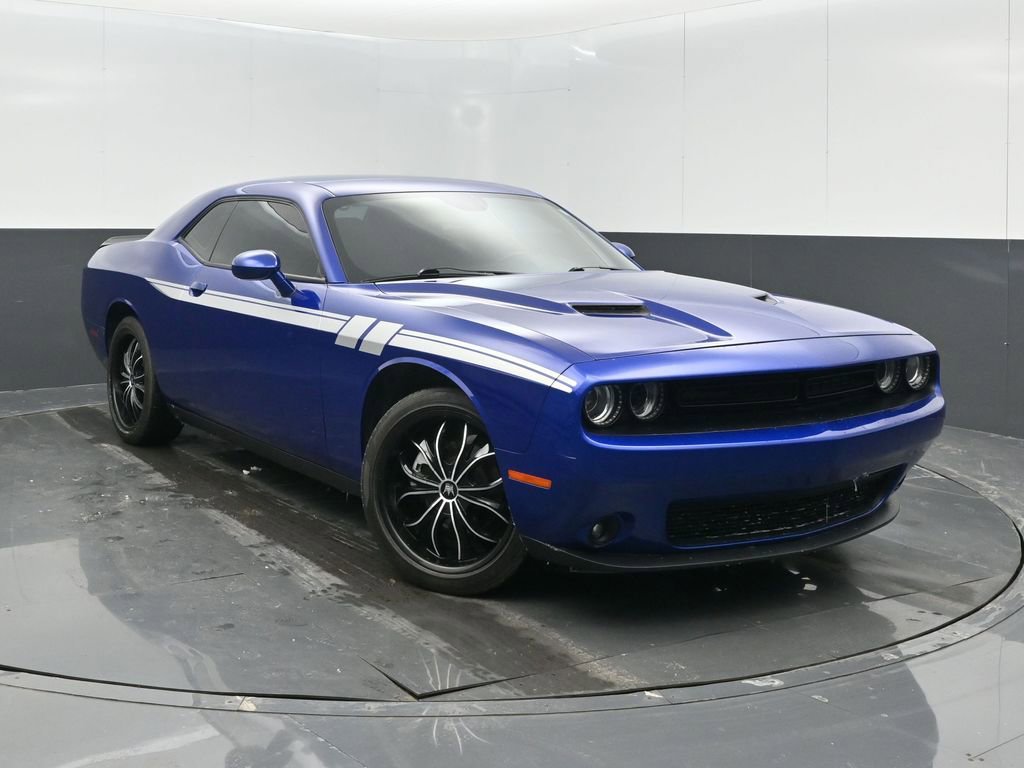 Certified 2022 Dodge Challenger SXT w/ Driver Convenience Group image 2
