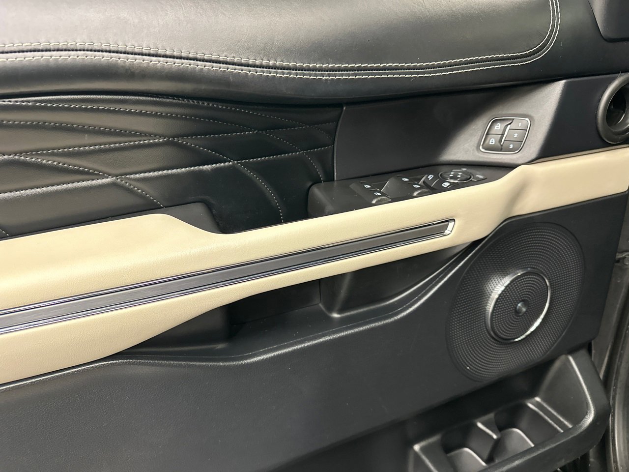 Used 2020 Ford Expedition Platinum image 41