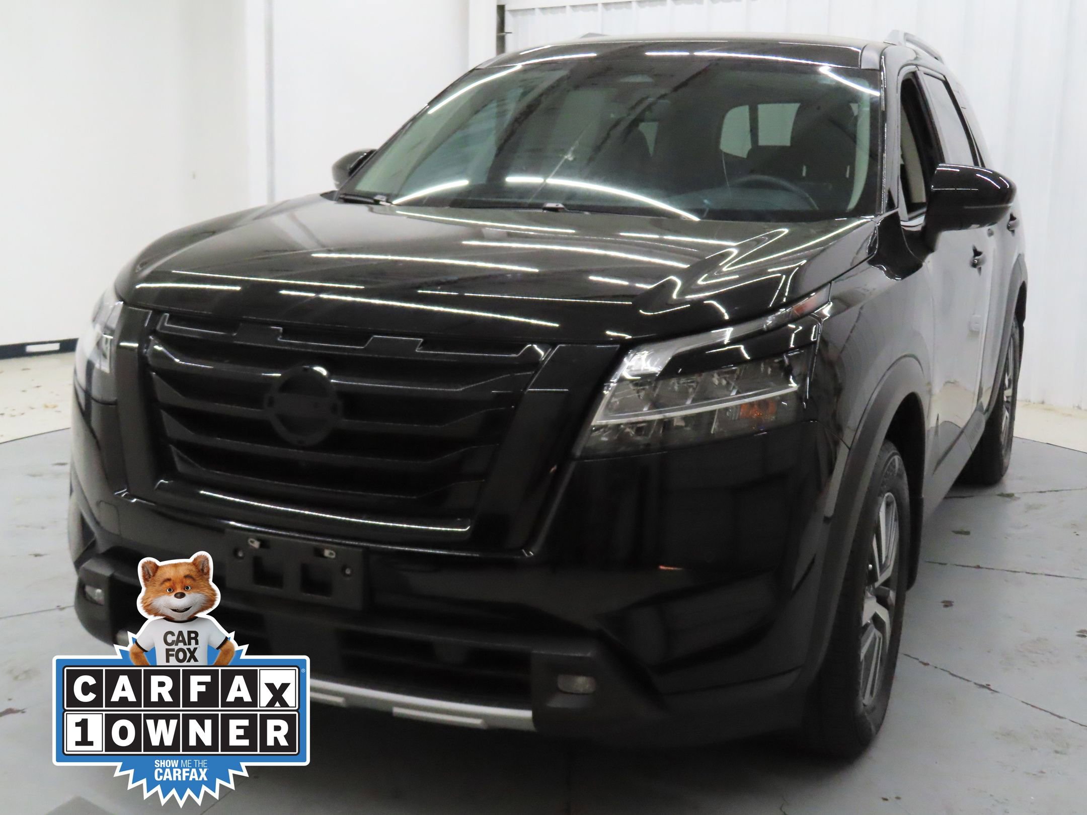 Used 2024 Nissan Pathfinder SL w/ Lighting Package (N92) image 7