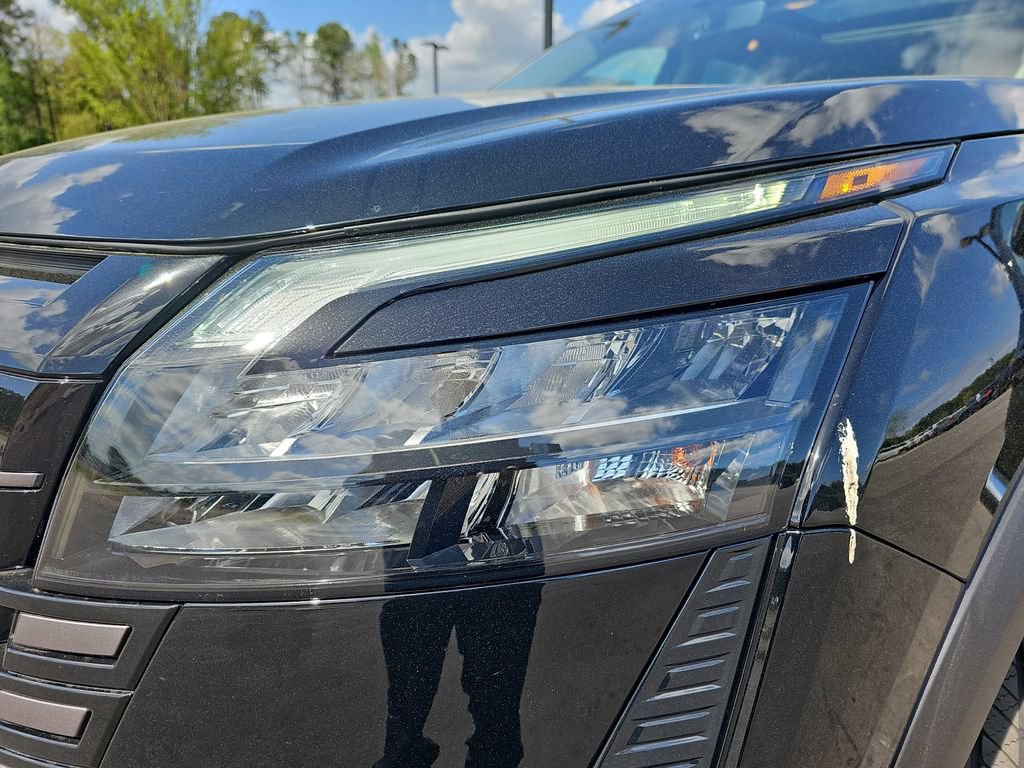 New 2026 Nissan Pathfinder Platinum FWD image 35