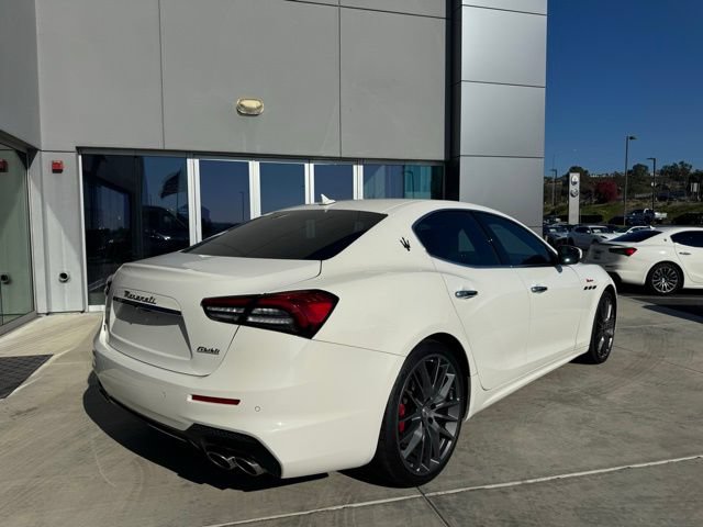 Certified 2022 Maserati Ghibli Modena Q4 AWD/4WD image 8