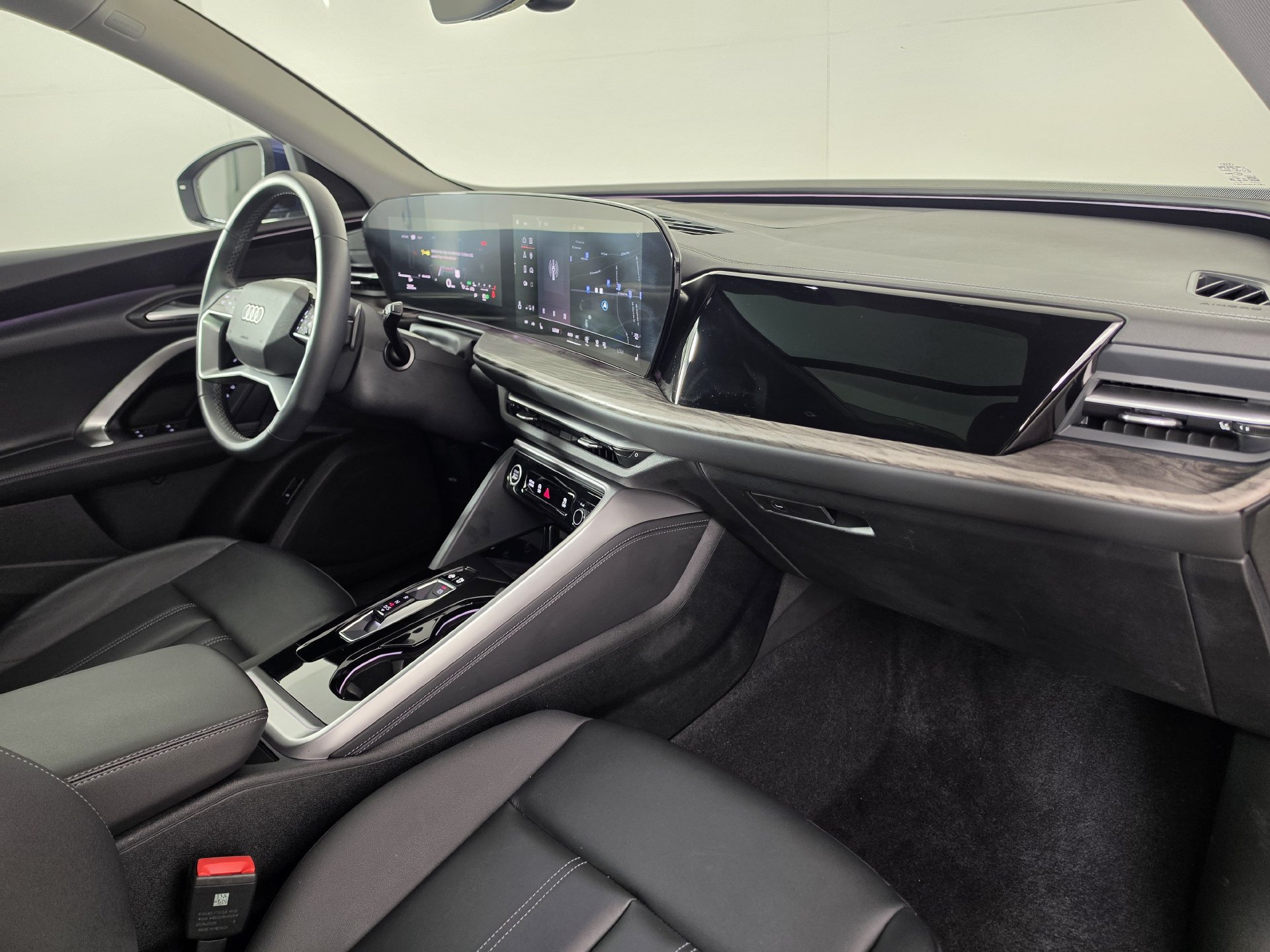 Certified 2025 Audi Q5 Premium w/ Convenience Package AWD/4WD image 32
