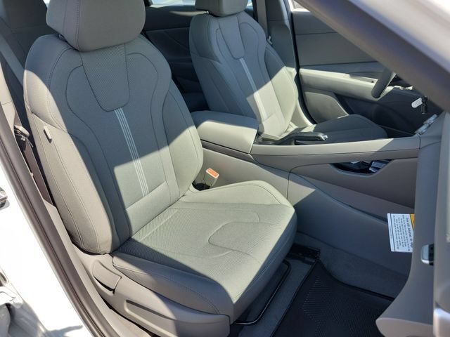 New 2026 Hyundai Elantra SE FWD image 20