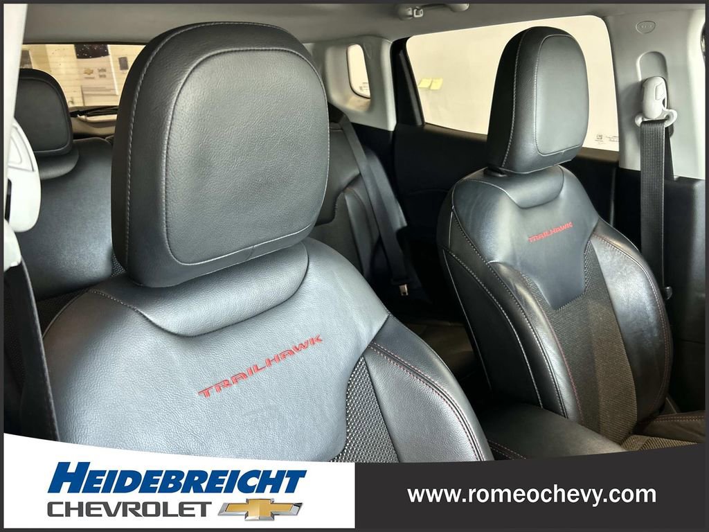 Used 2018 Jeep Compass Trailhawk w/ Navigation Group AWD/4WD image 32