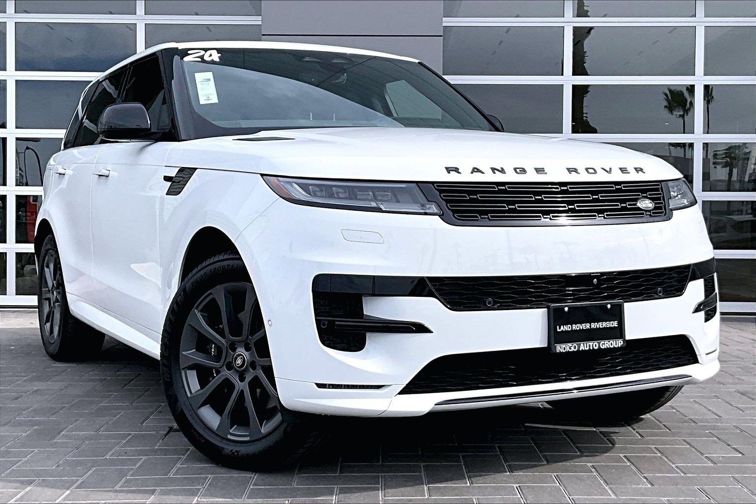 Used 2024 Land Rover Range Rover Sport Dynamic SE image 3