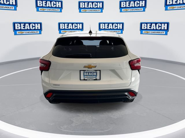 Used 2025 Chevrolet Trax LS image 7