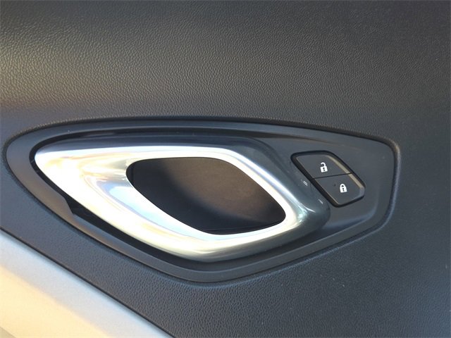 Used 2020 Chevrolet Camaro LT image 14