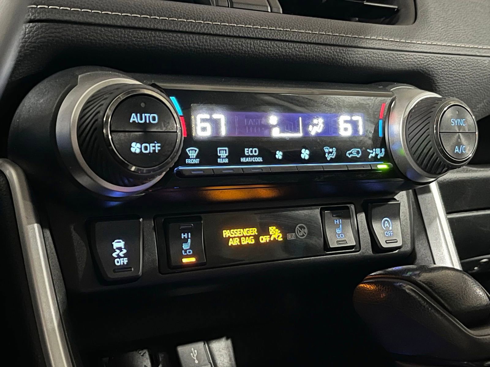 Used 2022 Toyota RAV4 XLE w/ Convenience Package AWD/4WD image 22