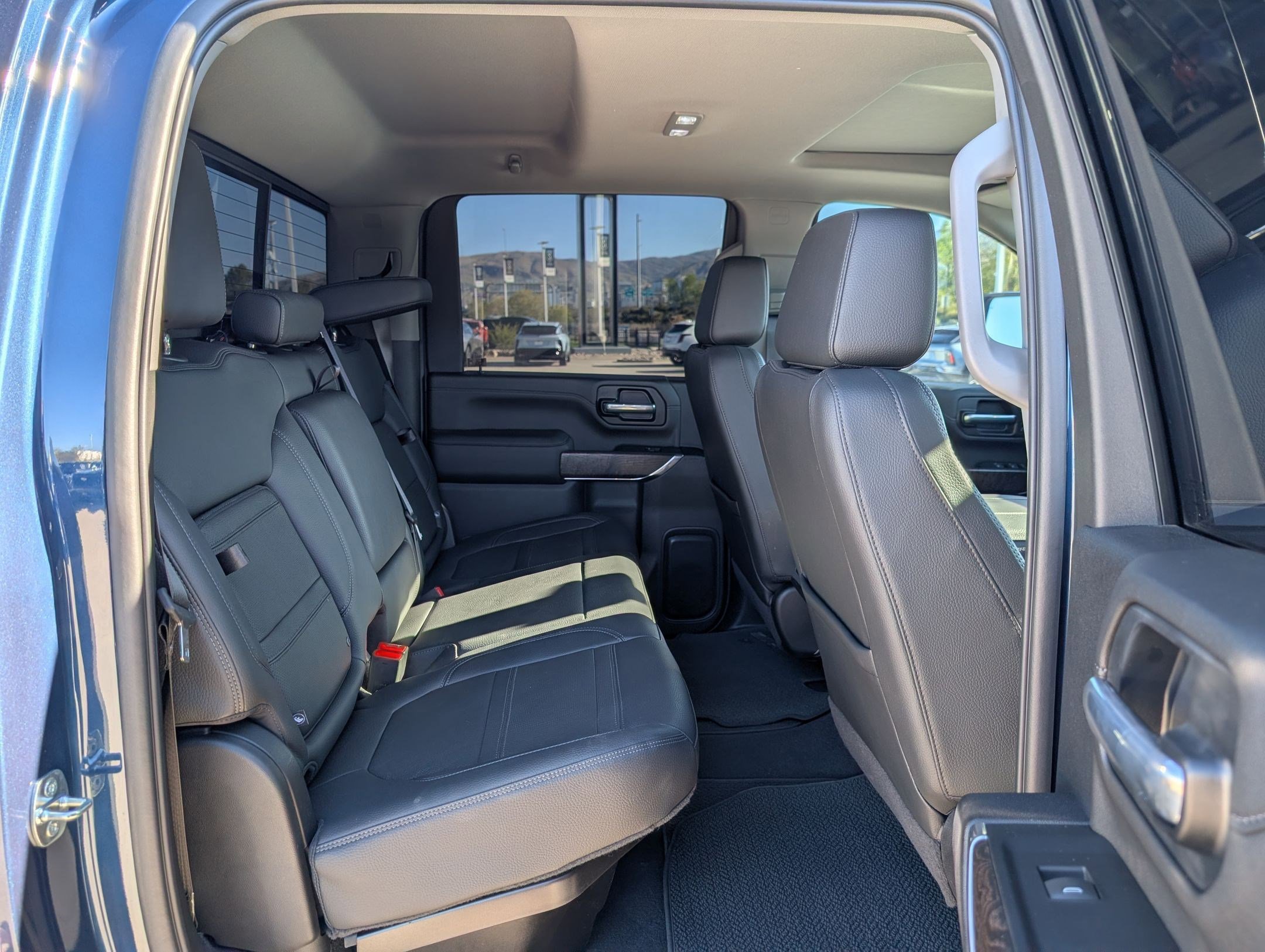 Used 2023 GMC Sierra 3500 Denali w/ Denali Ultimate Package image 28