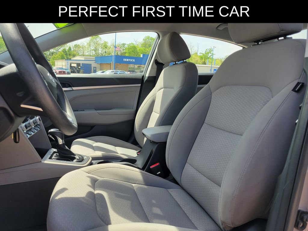 Used 2020 Hyundai Elantra SE w/ Winter Weather Package FWD image 16