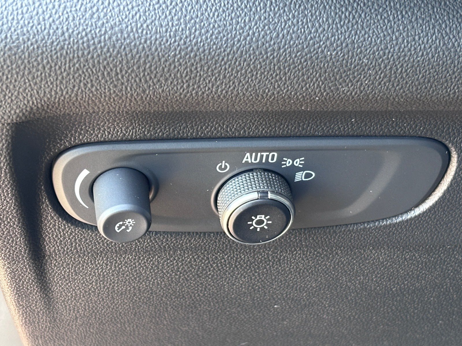 Used 2021 Buick Envision Essence w/ Technology Package I AWD/4WD image 20