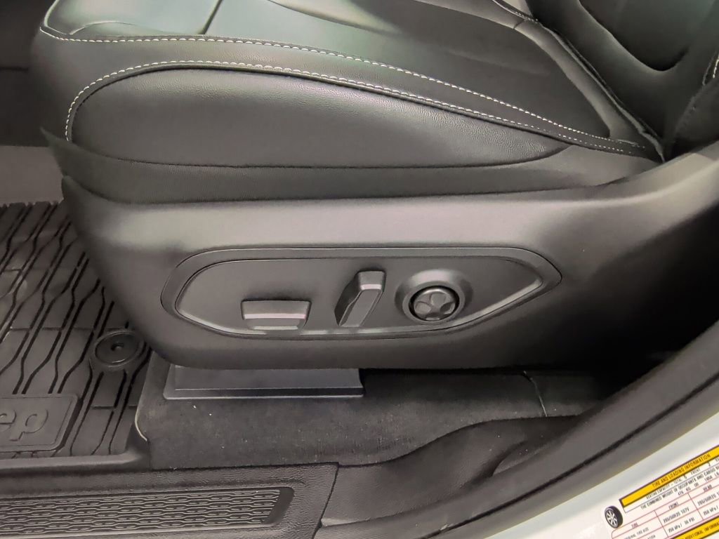 New 2025 Jeep Grand Cherokee Limited image 13