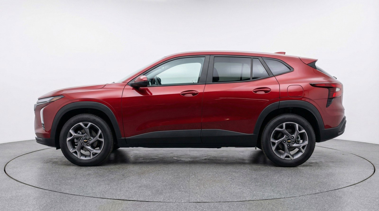 Used 2025 Chevrolet Trax LT FWD image 5