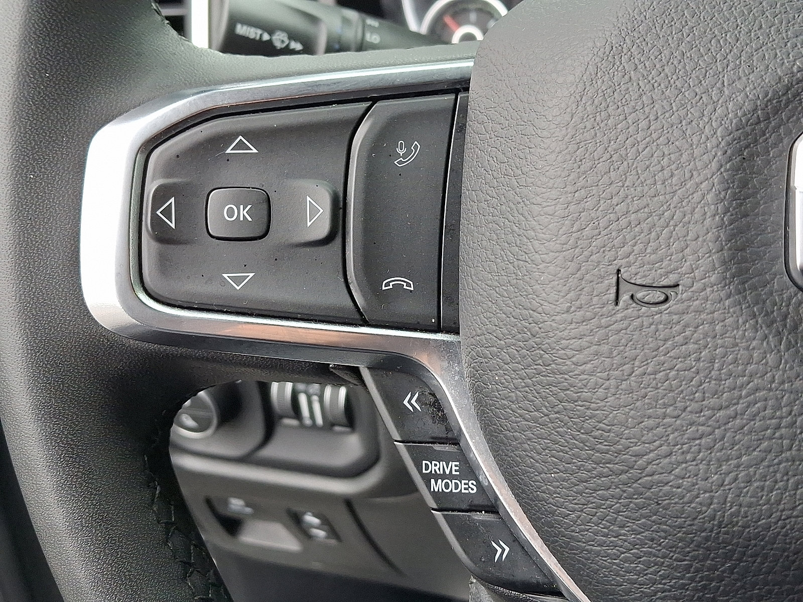 Certified 2025 RAM 1500 Laramie image 22