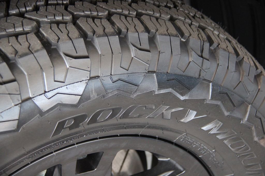 Used 2021 Toyota 4Runner Venture w/ Moonroof Package image 31