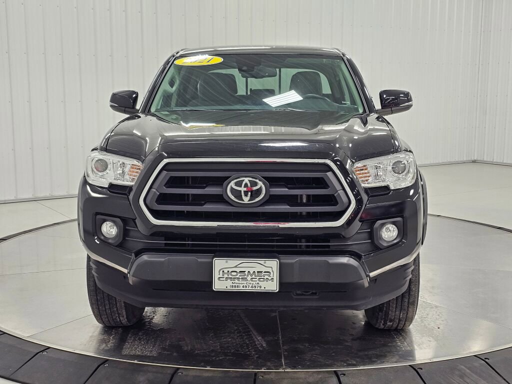 Used 2021 Toyota Tacoma SR5 w/ Technology Package AWD/4WD image 8