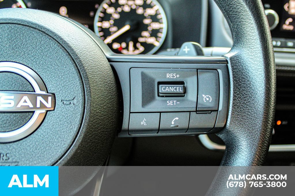 Used 2024 Nissan Rogue S FWD image 27